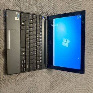 Acer Aspire one D255-2331 Netbook